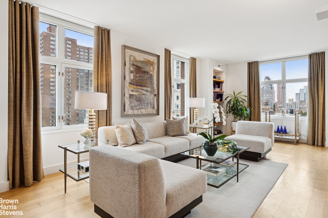 188 East 70th Street, Unit 17CD Manhattan, NY 10021 - Photo 2 of 22