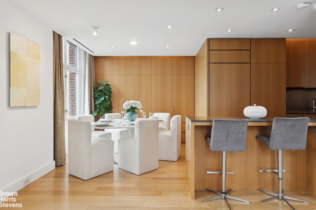 188 East 70th Street, Unit 17CD Manhattan, NY 10021 - Photo 8 of 22