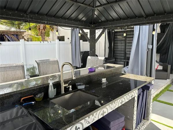 $3,600 | 10371 West 33rd Court, Unit 10371, Hialeah, FL 33018