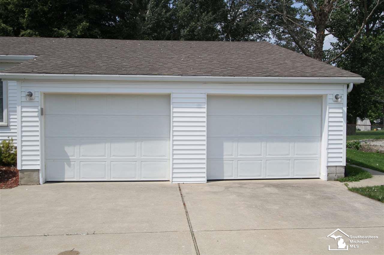 4601 Bluebush Road Monroe, MI 48162 - Photo 3 of 36