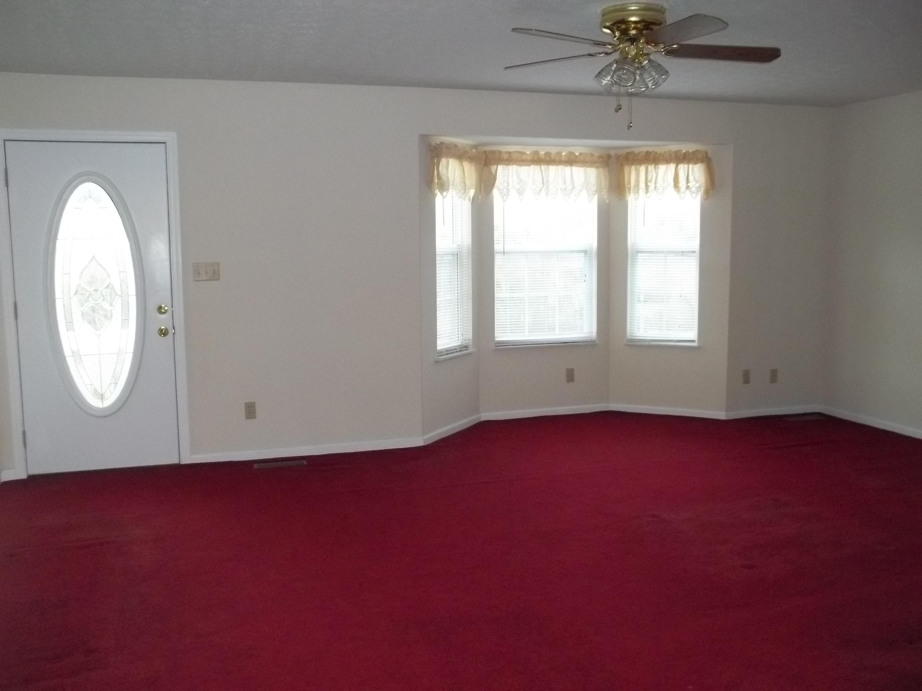 205 Laurel Road Clinton, TN 37716 - Photo 8 of 17 100_7067.JPG