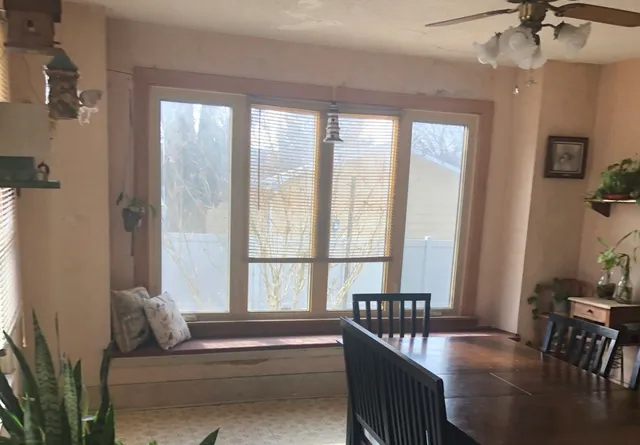 $194,900 | 304 South Poplar Street, Onarga, IL 60955