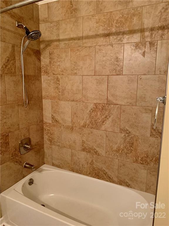 927 Azurine Circle Fort Mill, SC 29708 - Photo 14 of 18 a bathroom with a bathtub