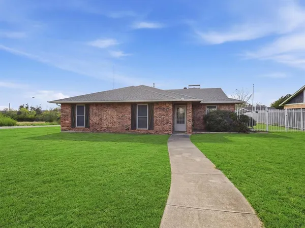 $295,000 | 2110 Azalea Street, Denton, TX 76205