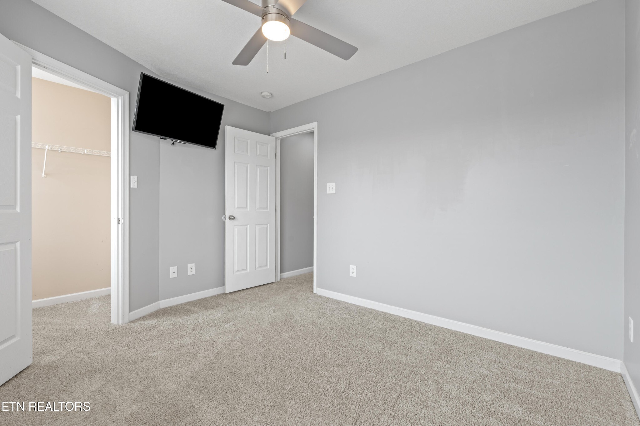 2805 Porch Swing Road Knoxville, TN 37938 - Photo 35 of 48 an empty room with closet area