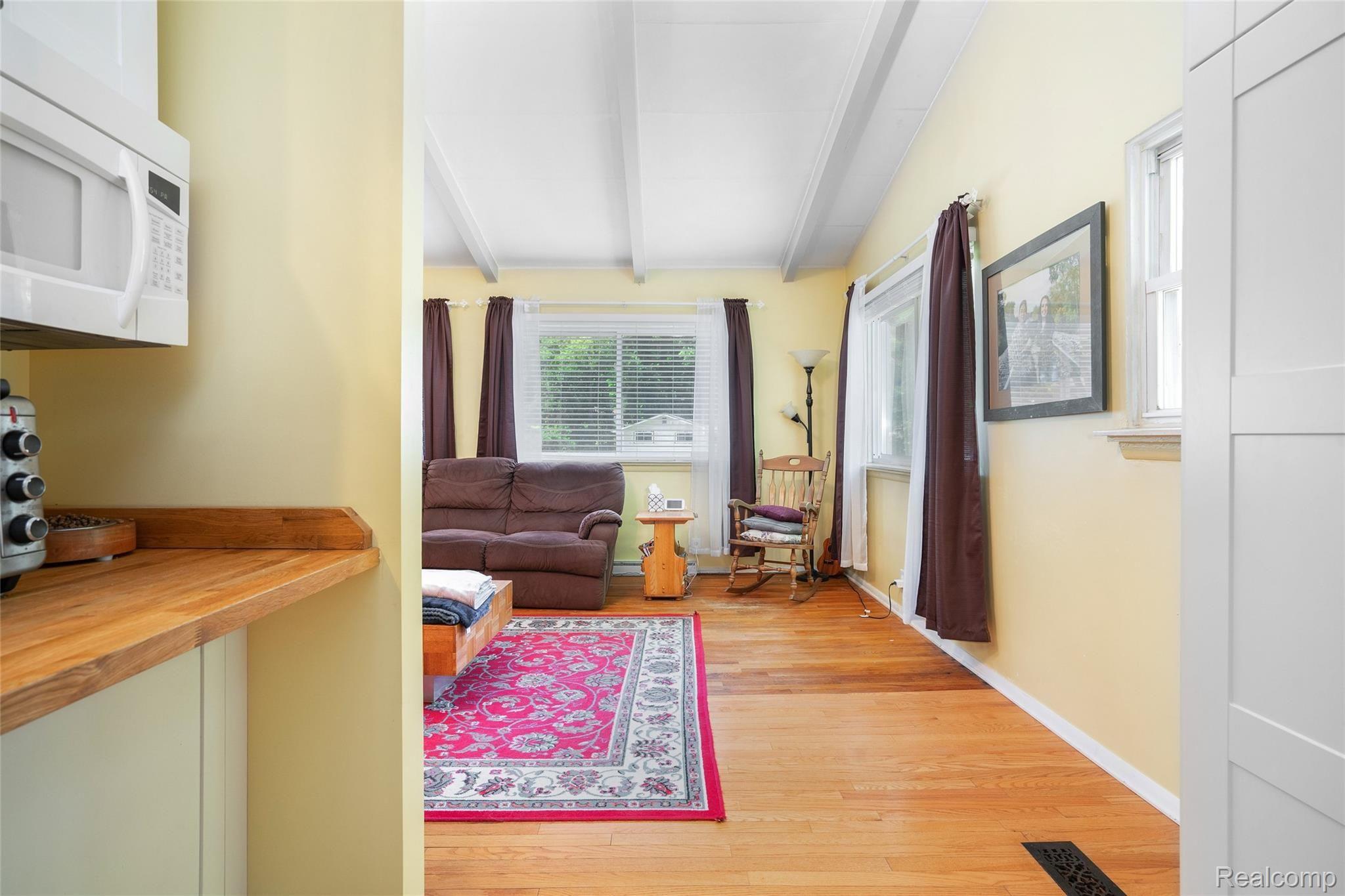4326 Edmore Road Waterford, MI 48329 - Photo 6 of 26 MLS-10.jpg