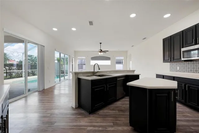 $3,700 | 6121 46th Lane East, Bradenton, FL 34203