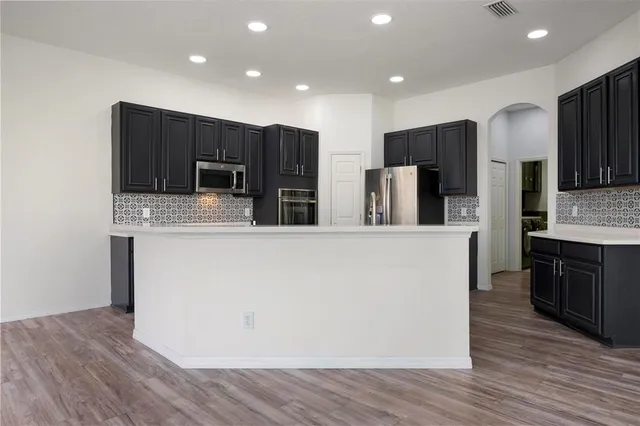 $3,700 | 6121 46th Lane East, Bradenton, FL 34203