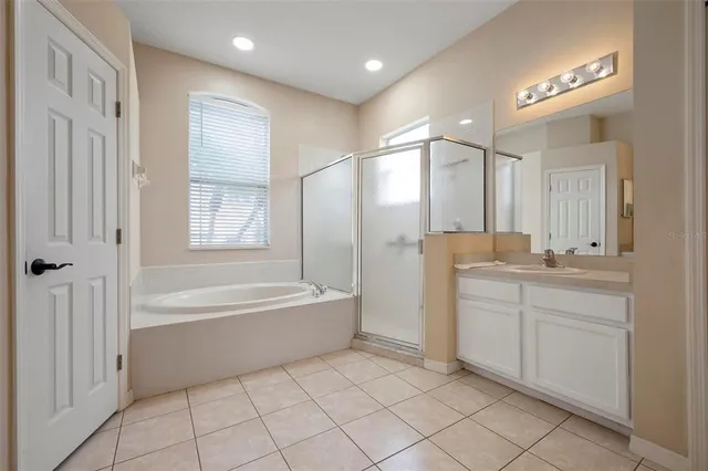 $3,700 | 6121 46th Lane East, Bradenton, FL 34203