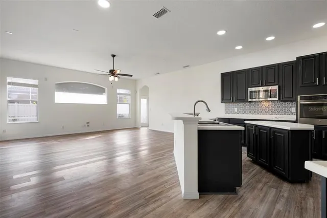 $3,700 | 6121 46th Lane East, Bradenton, FL 34203