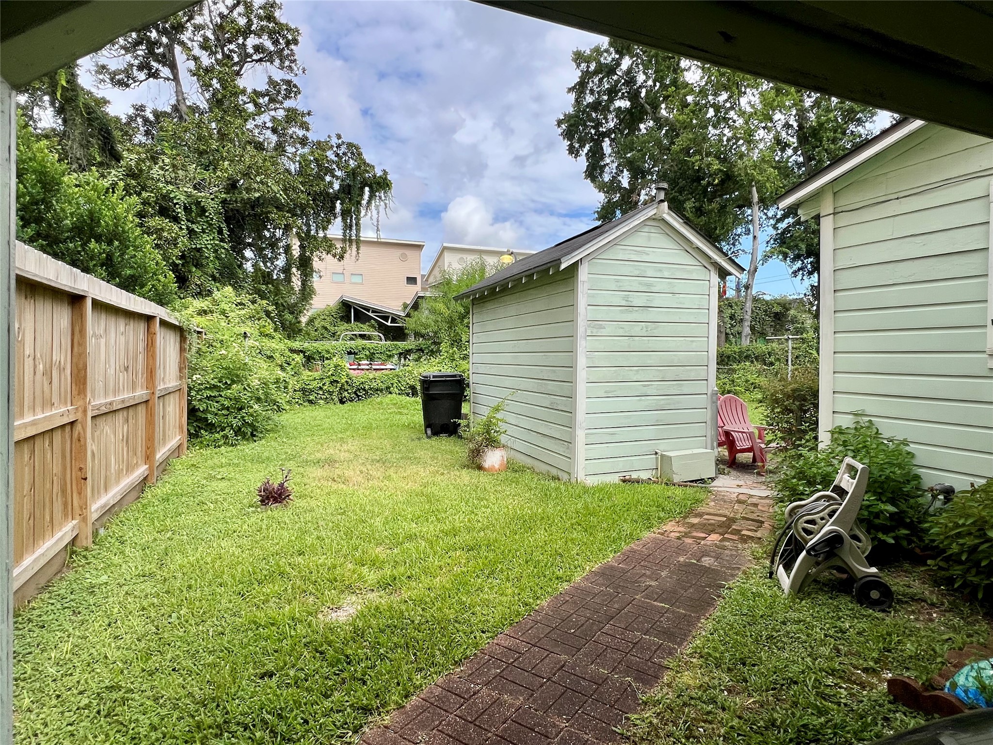 2507 Couch Street Houston, TX 77008 - Photo 5 of 9