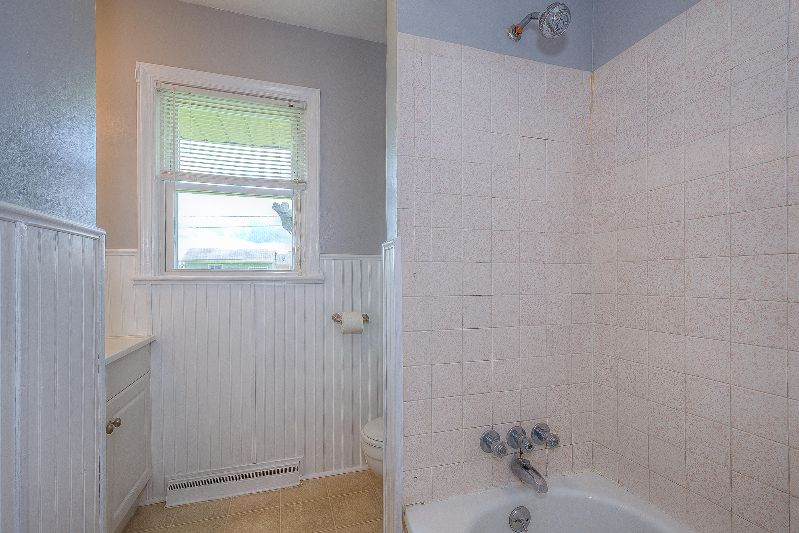5710 Darby Road Roanoke, VA 24012 - Photo 15 of 24 Bathroom 2