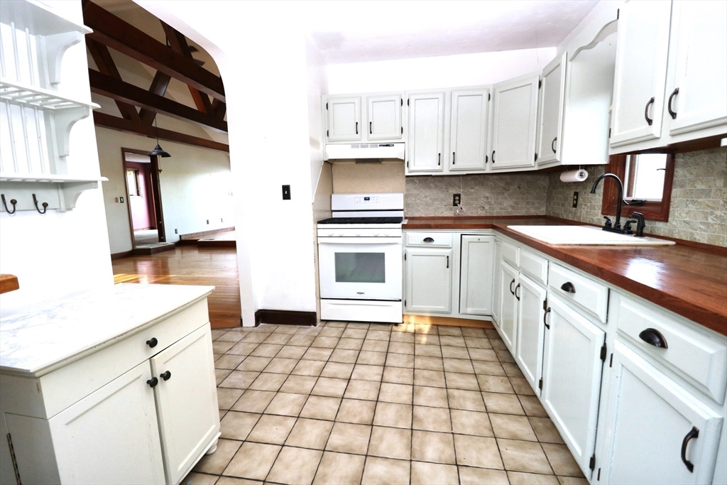 49 Lake View Road Weymouth, MA 02189 - Photo 11 of 26 Gallery Image 11