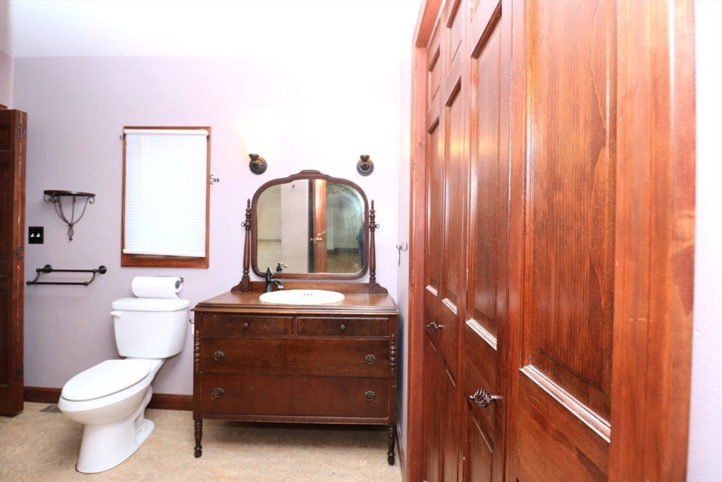 49 Lake View Road Weymouth, MA 02189 - Photo 12 of 26 Gallery Image 12