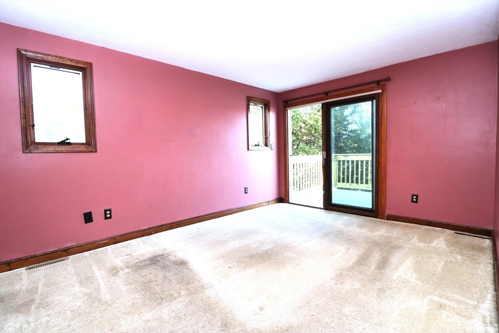 49 Lake View Road Weymouth, MA 02189 - Photo 8 of 26 Gallery Image 8