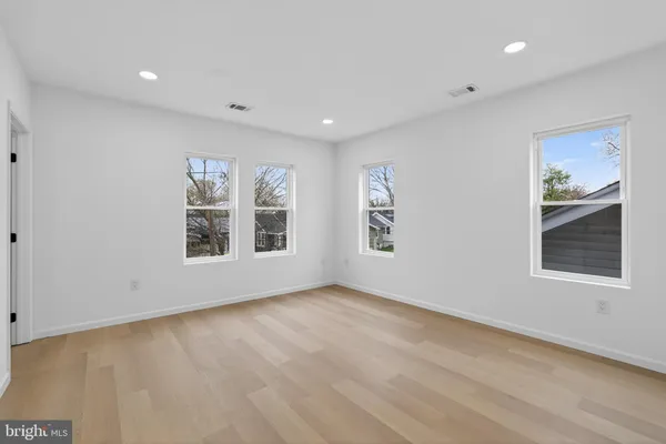 $6,000 | 2932 Yost Place Northeast, Washington, DC 20018