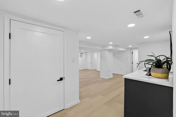 $7,500 | 2932 Yost Place Northeast, Washington, DC 20018