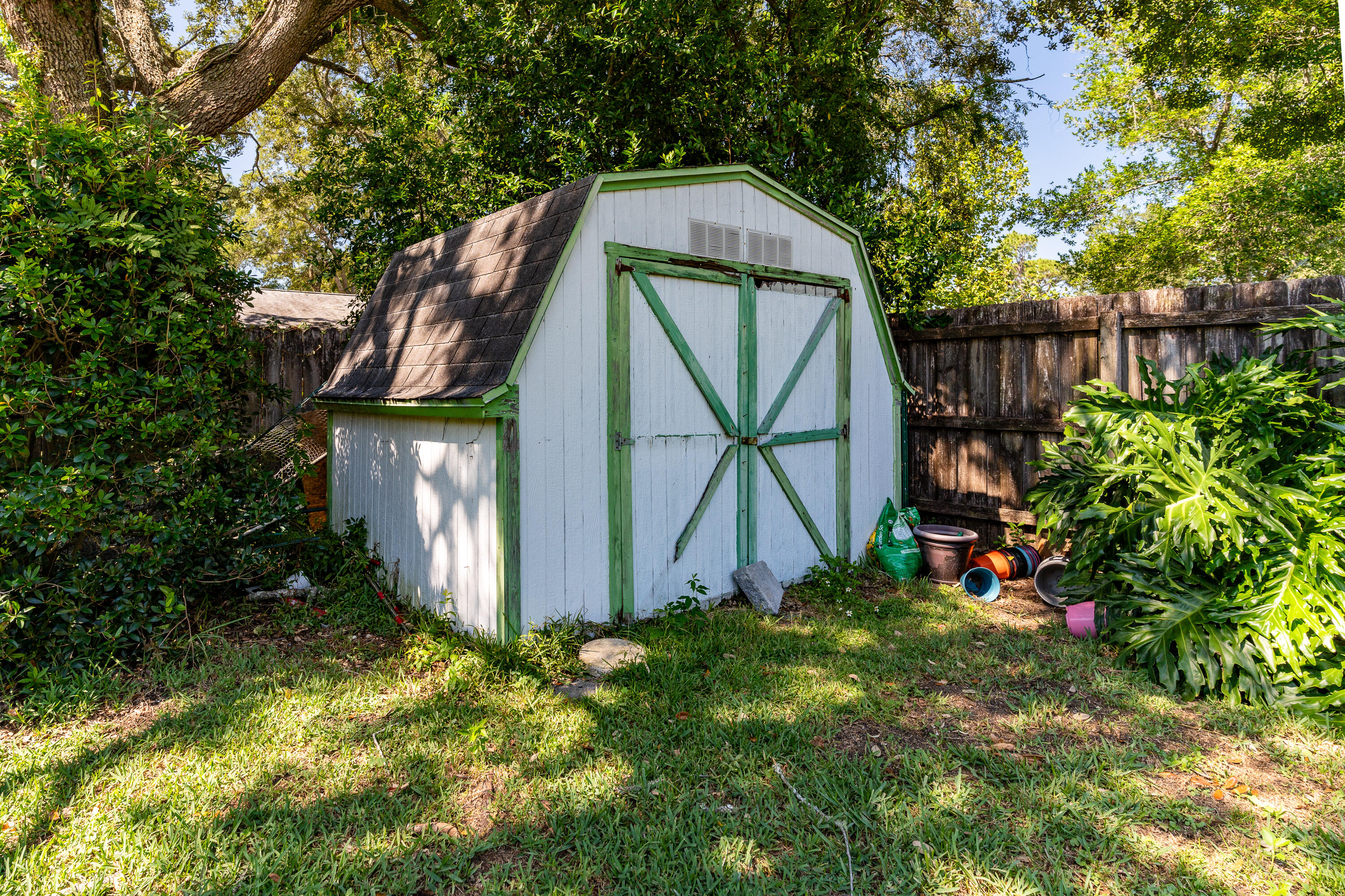 35 James Avenue Shalimar, FL 32579 - Photo 34 of 44 a view of outdoor space and yard