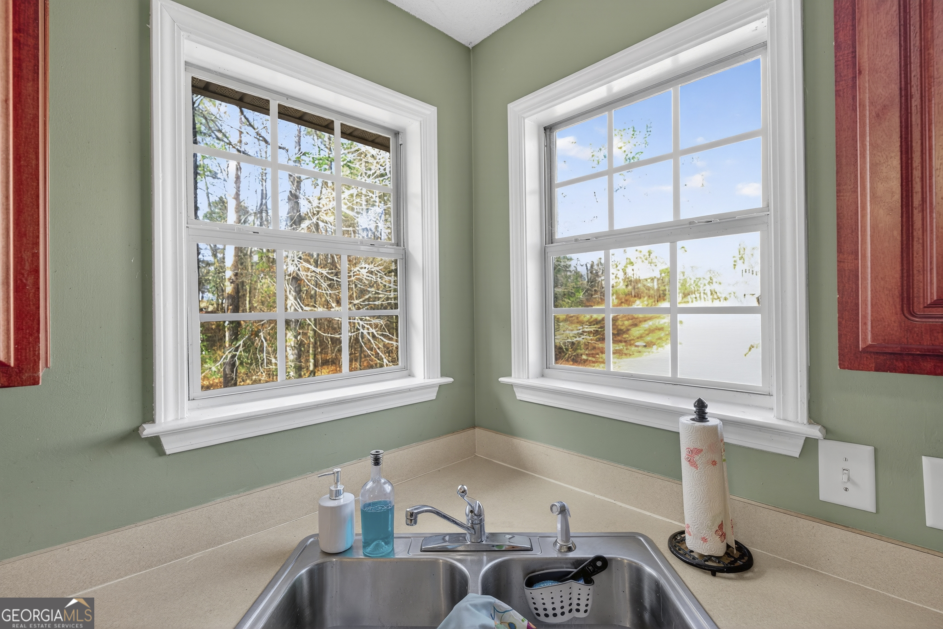 226 Amy Lane Gray, GA 31032 - Photo 20 of 46 a bathroom with a sink and a bathtub