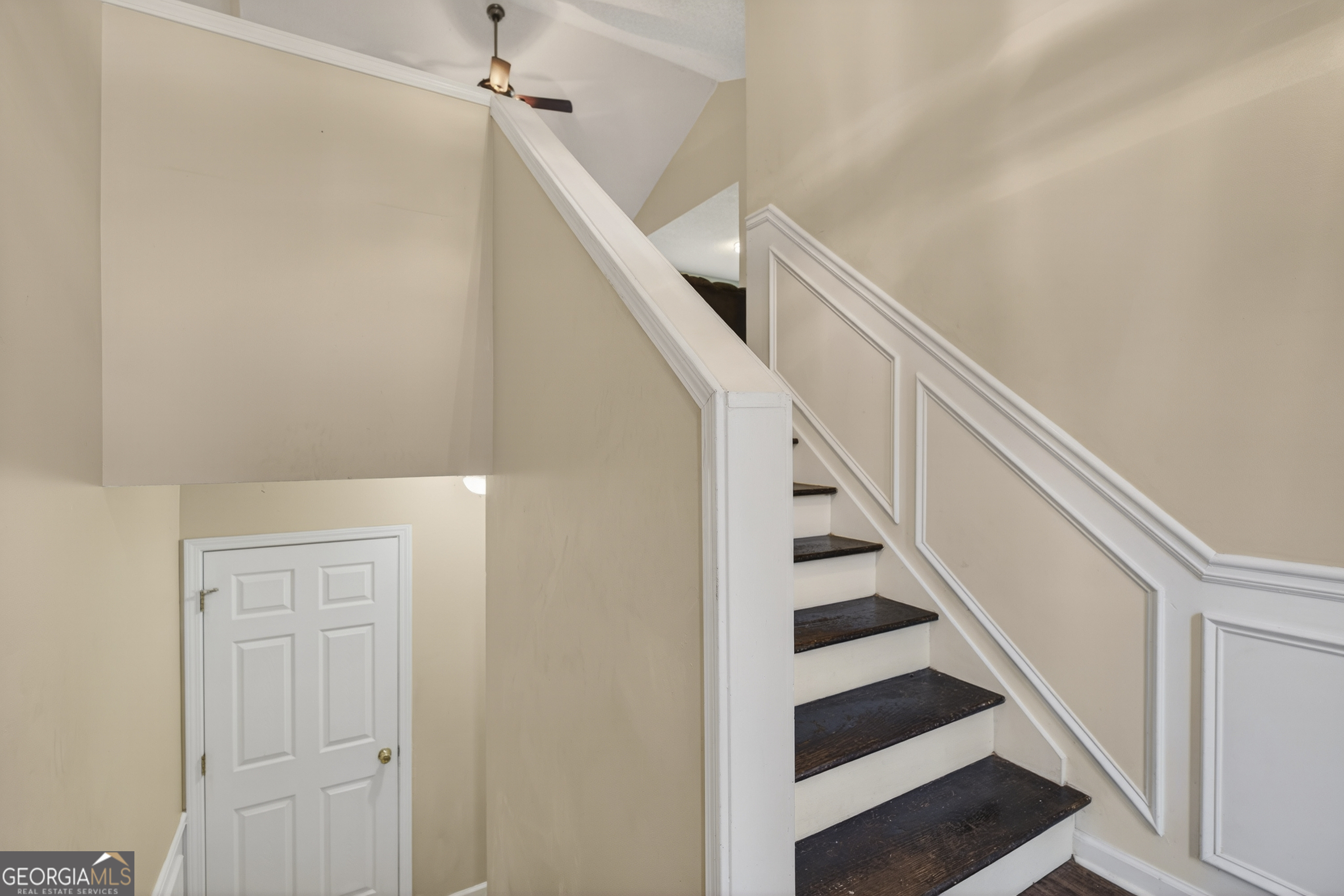 226 Amy Lane Gray, GA 31032 - Photo 7 of 46 a view of entryway