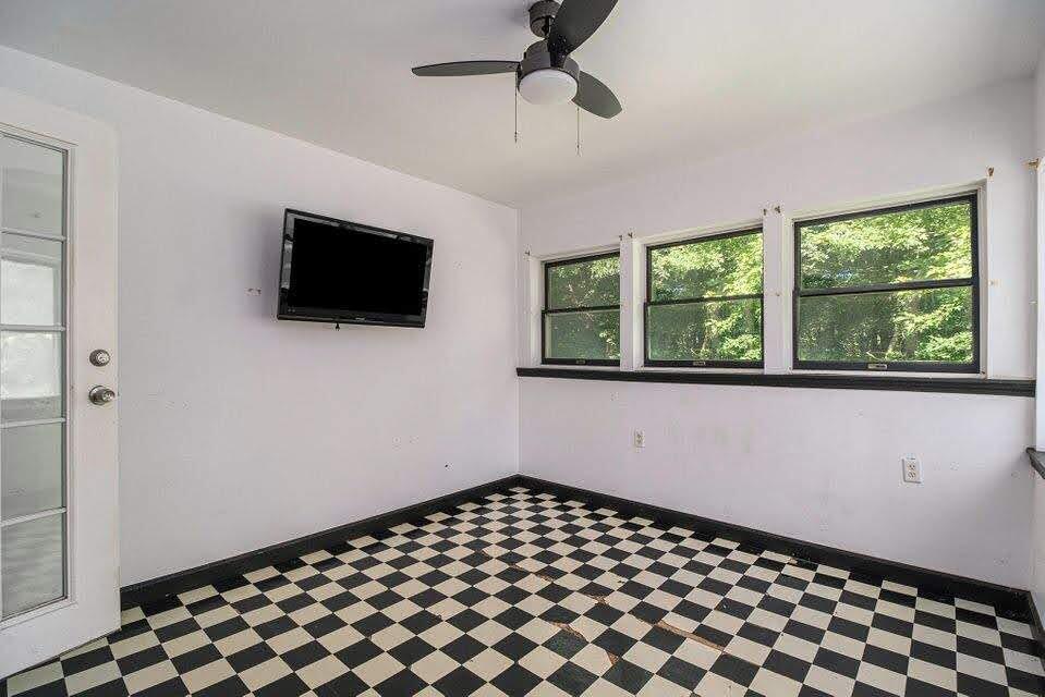 10632 Shaver Road Portage, MI 49024 - Photo 11 of 18 aHR0cHM6Ly9jb21wYW55Y2FtLXBlbmRpbmcuczMu