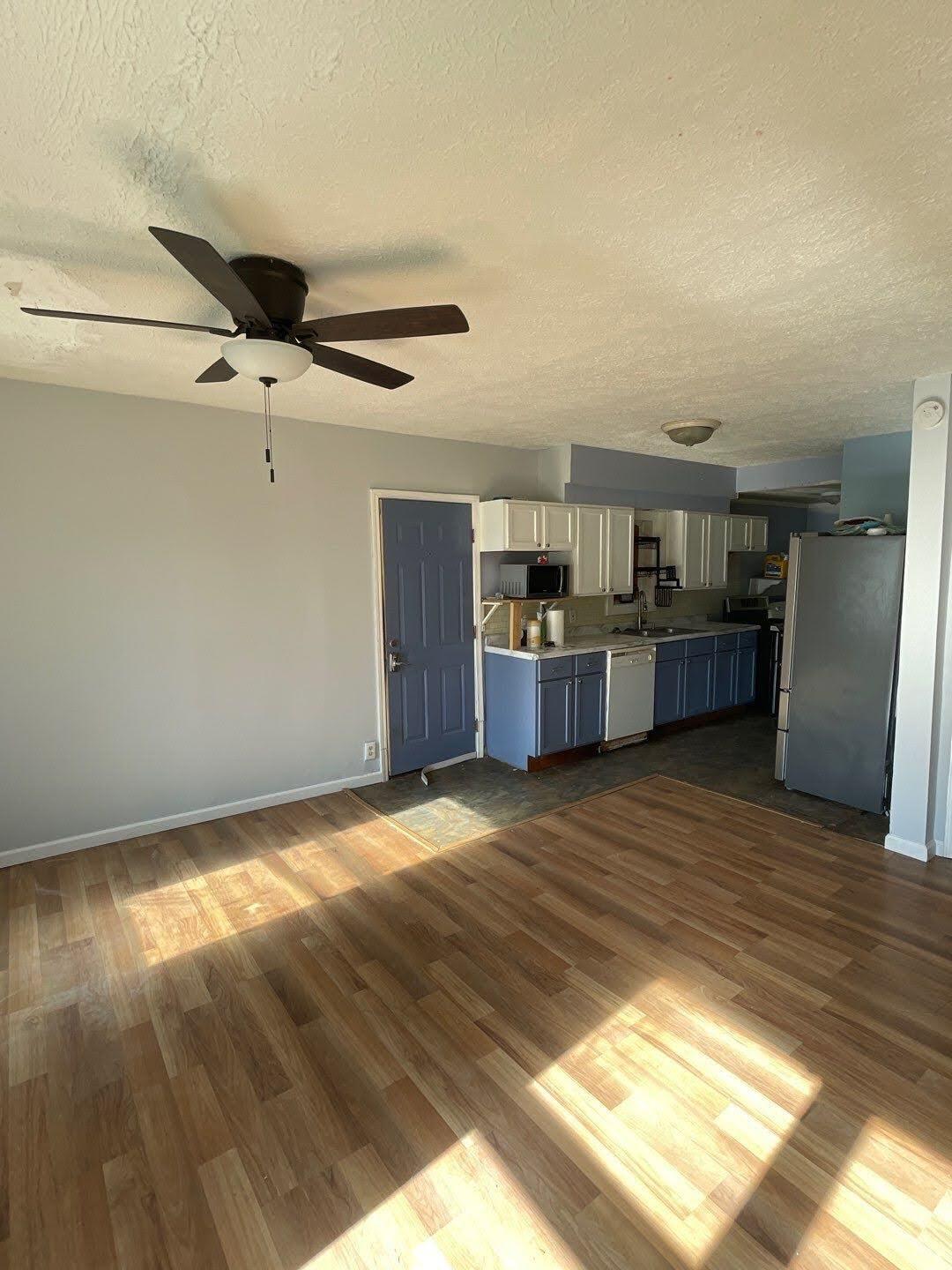 10632 Shaver Road Portage, MI 49024 - Photo 3 of 18 aHR0cHM6Ly9jb21wYW55Y2FtLXBlbmRpbmcuczMu