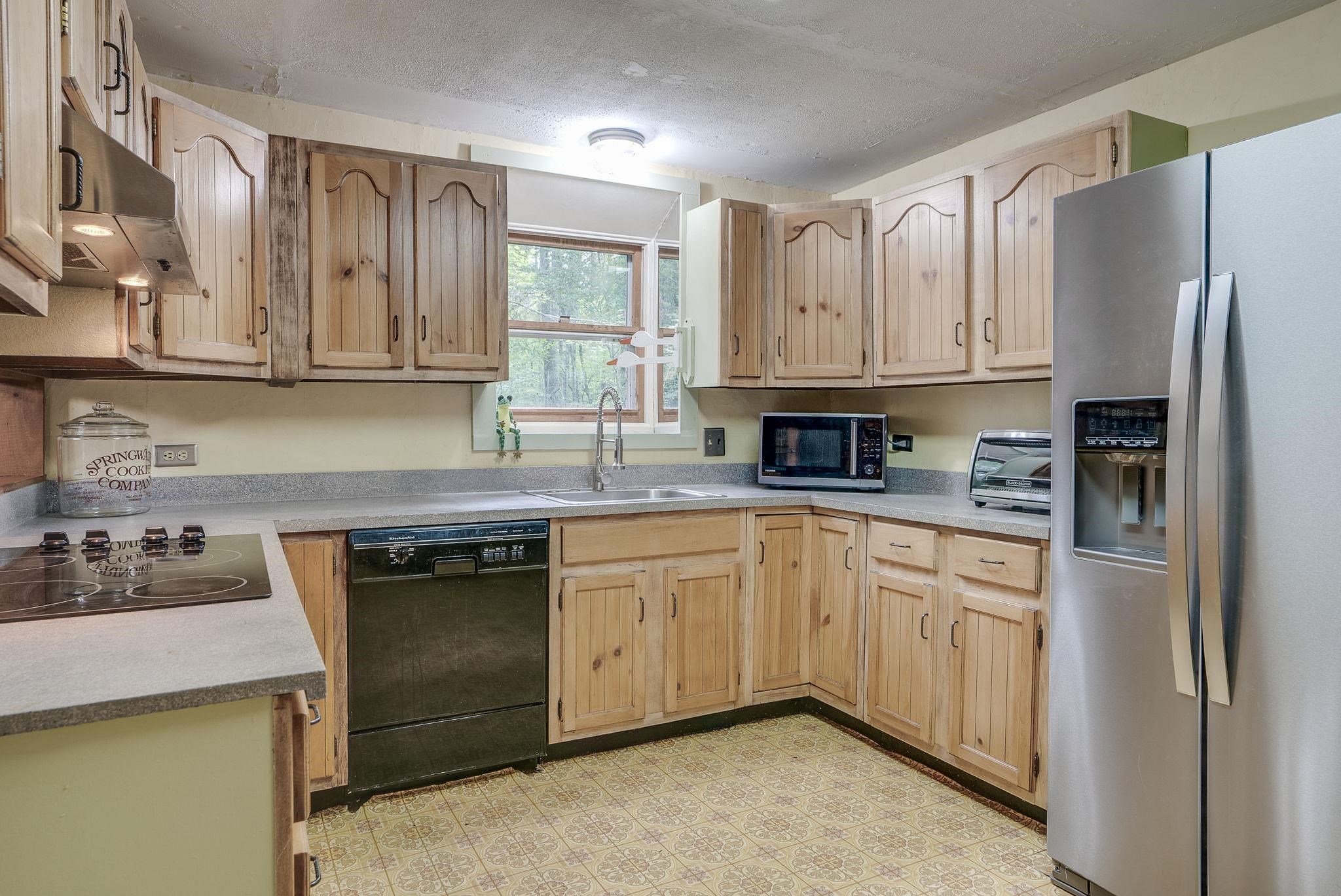 238 Bedford Road New Boston, NH 03070 - Photo 14 of 33