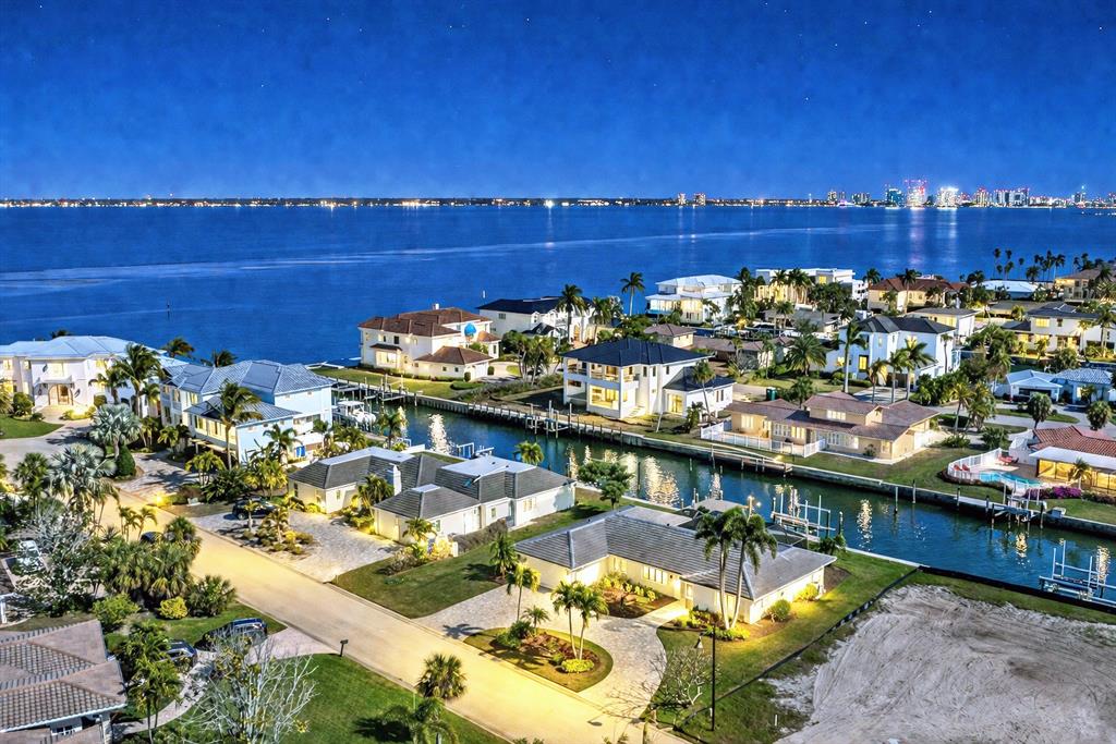 548 Gunwale Lane Longboat Key, FL 34228 - Photo 3 of 57