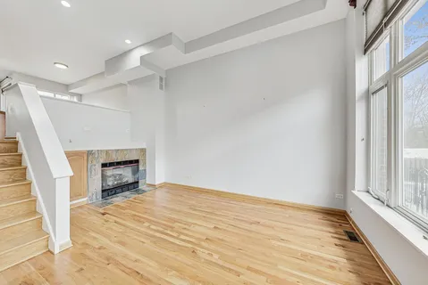 $385,000 | 4932 West Lawrence Avenue, Unit J, Chicago, IL 60630