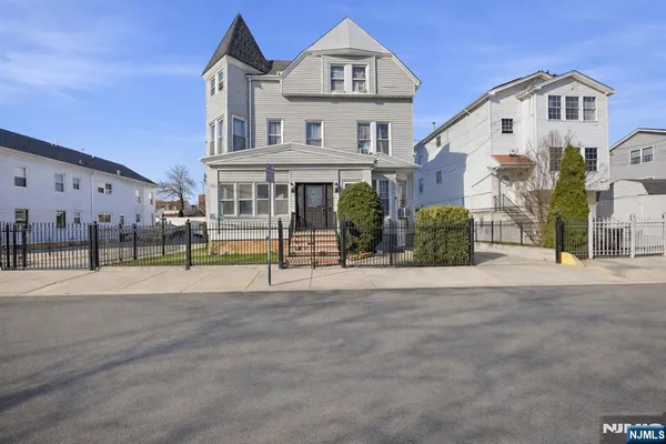 $850,000 | 13-15 May Street, Newark, NJ 07104