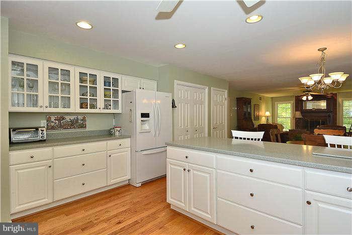 24 Elmridge Road Arnold, MD 21012 - Photo 9 of 30 a spacious bathroom with double sink and a large mirror