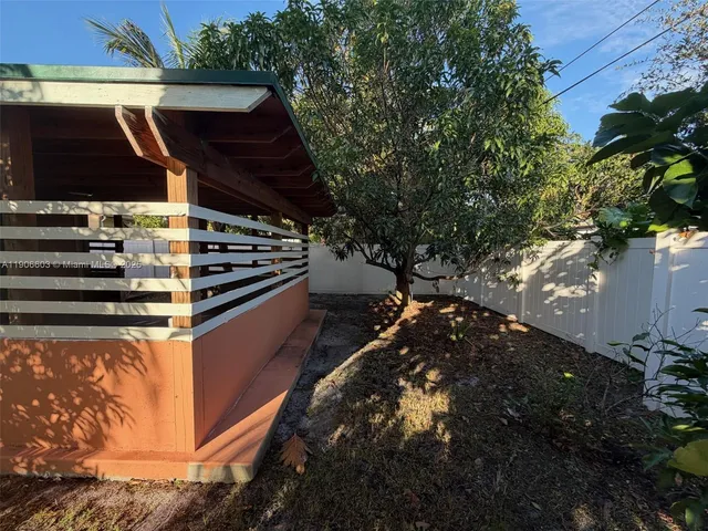 $525,000 | 361 Northeast 160th Terrace, Miami, FL 33162