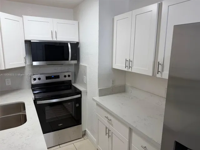 $525,000 | 361 Northeast 160th Terrace, Miami, FL 33162