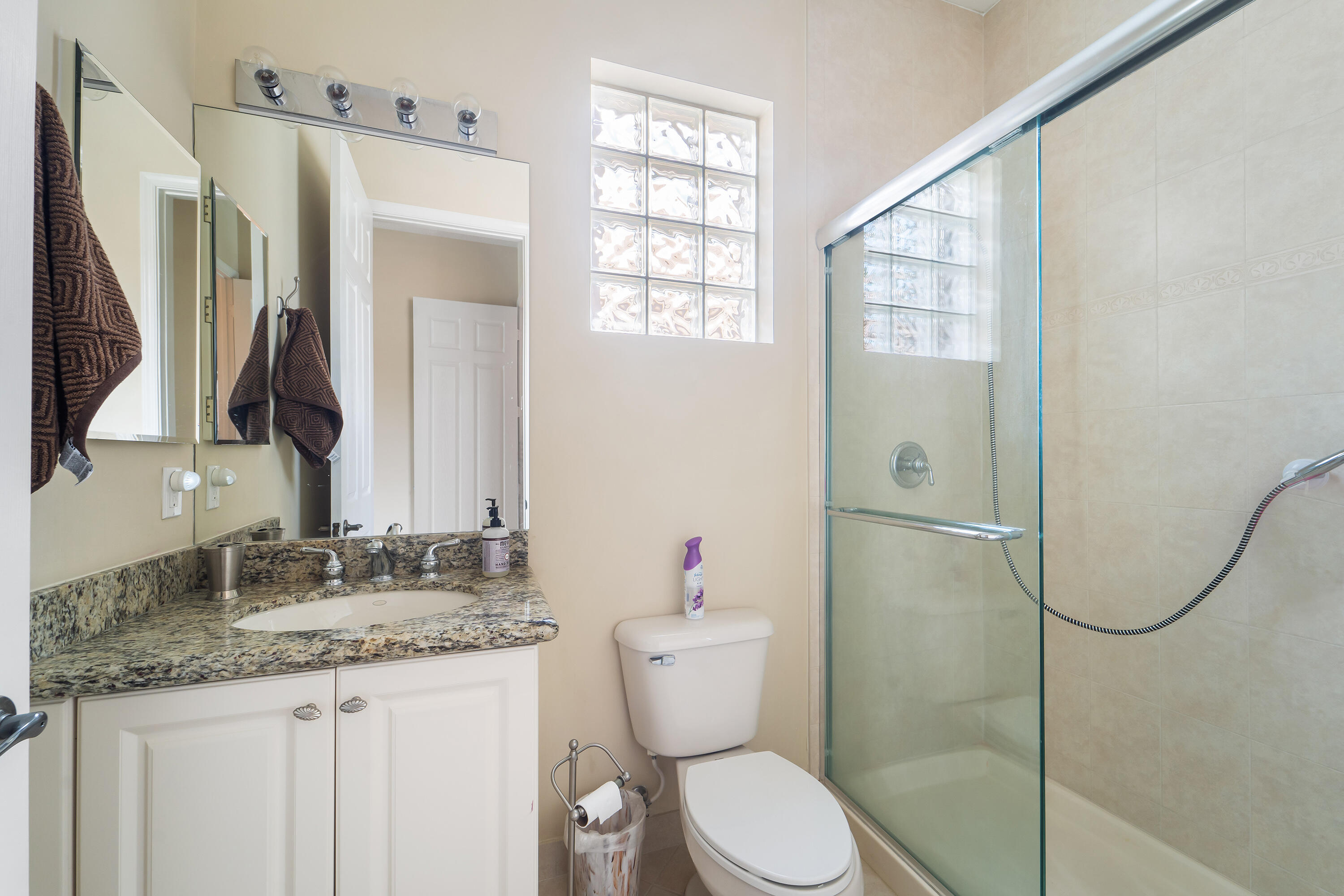 10582 Conway Trail Boynton Beach, FL 33437 - Photo 20 of 47 Guest Bath