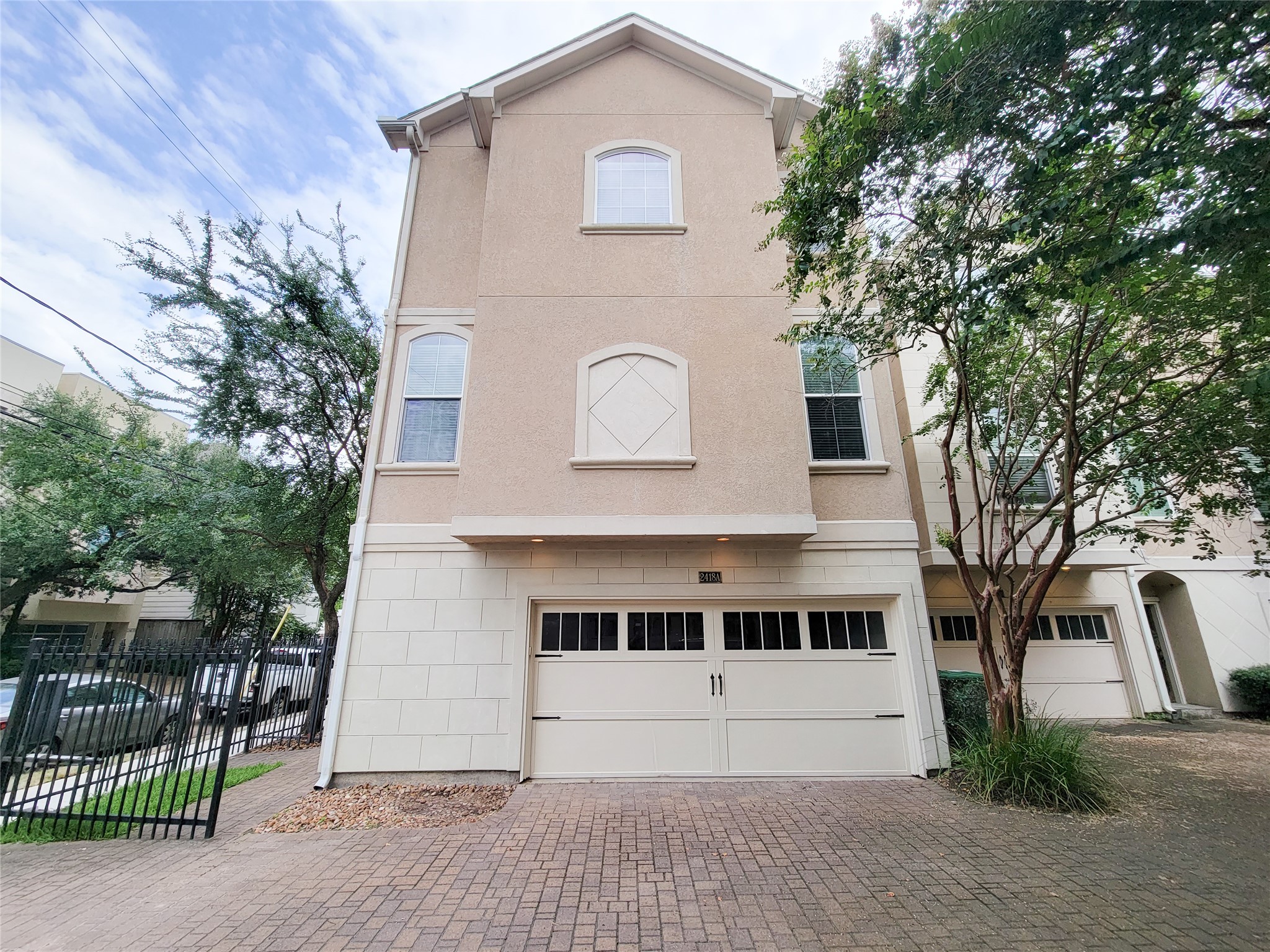 2418 Ralph Street, Unit A Houston, TX 77006 - Photo 3 of 42 Gallery Image 3