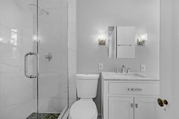 $550,000 | 3750 North Lake Shore Drive, Unit 2C, Chicago, IL 60613