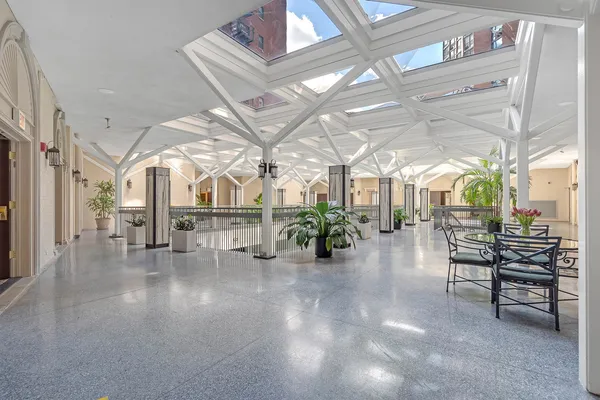 $550,000 | 3750 North Lake Shore Drive, Unit 2C, Chicago, IL 60613
