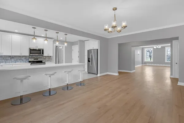 $550,000 | 3750 North Lake Shore Drive, Unit 2C, Chicago, IL 60613