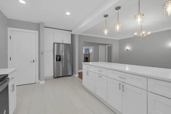 $550,000 | 3750 North Lake Shore Drive, Unit 2C, Chicago, IL 60613