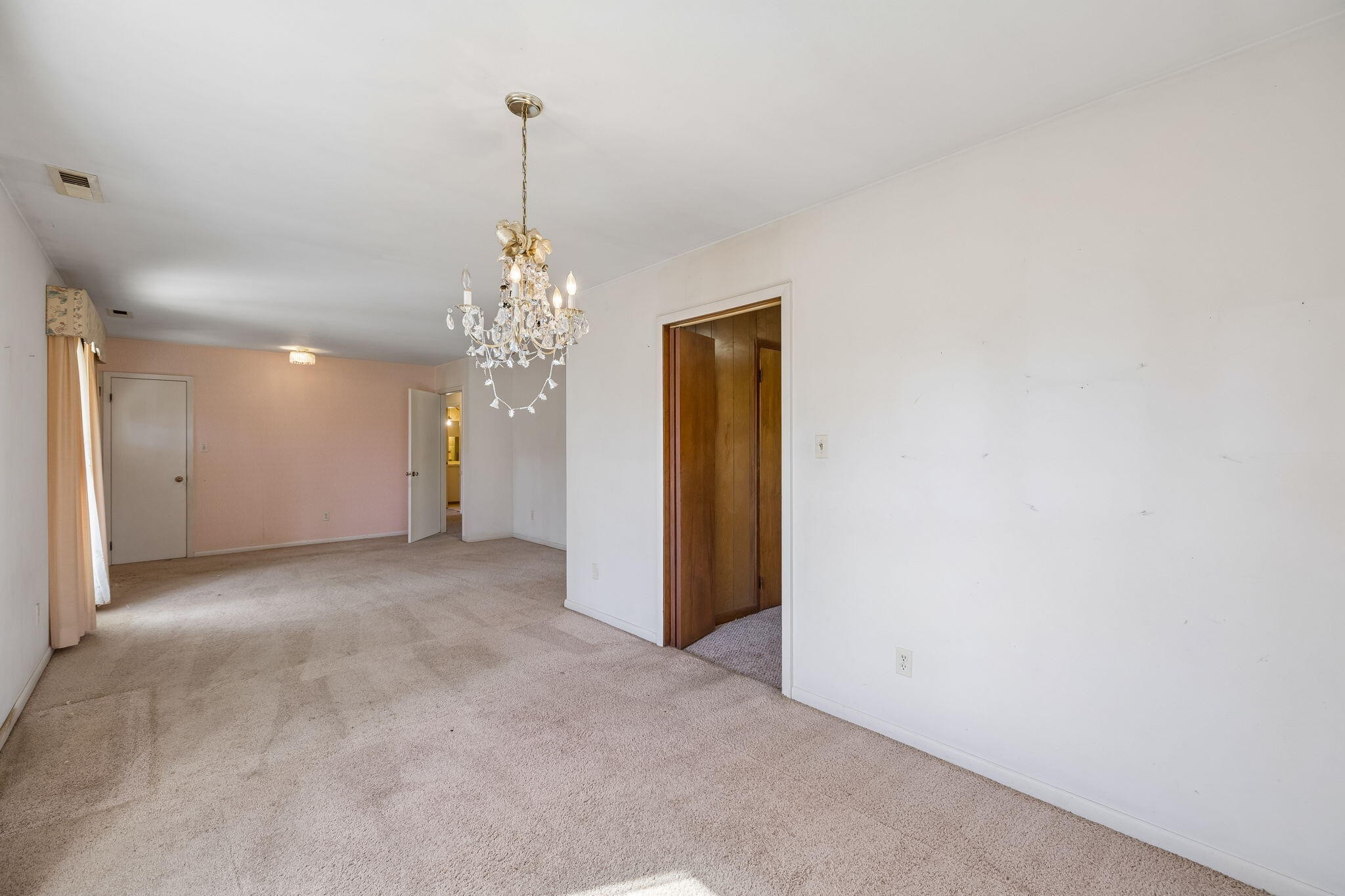 766 Bowling Alley Road Manchester, TN 37355 - Photo 13 of 57 a view of a chandelier in big room and chandelier