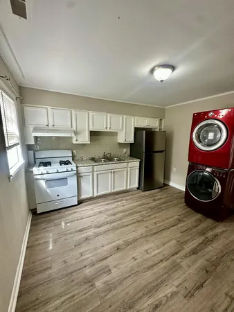 $2,000 | 1837 Doscher Avenue, Charleston, SC 29405