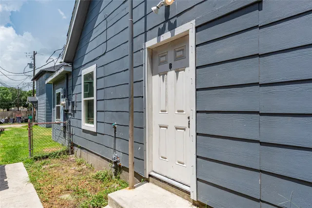 $1,250 | 2801 Virginia Street, Unit B, Baytown, TX 77520