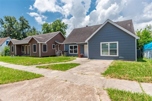 $1,250 | 2801 Virginia Street, Unit B, Baytown, TX 77520