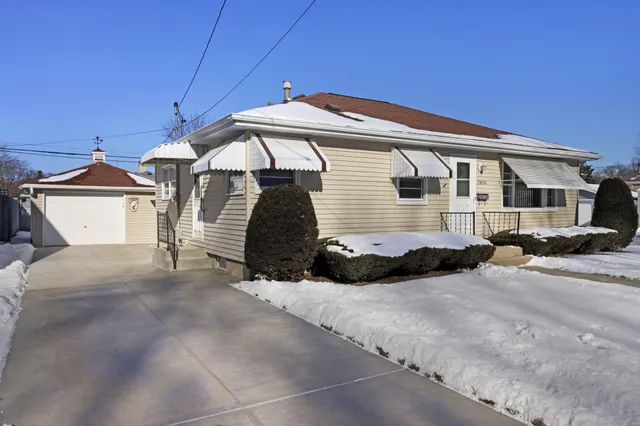 $225,000 | 2400 Rupert Boulevard, Racine, WI 53405