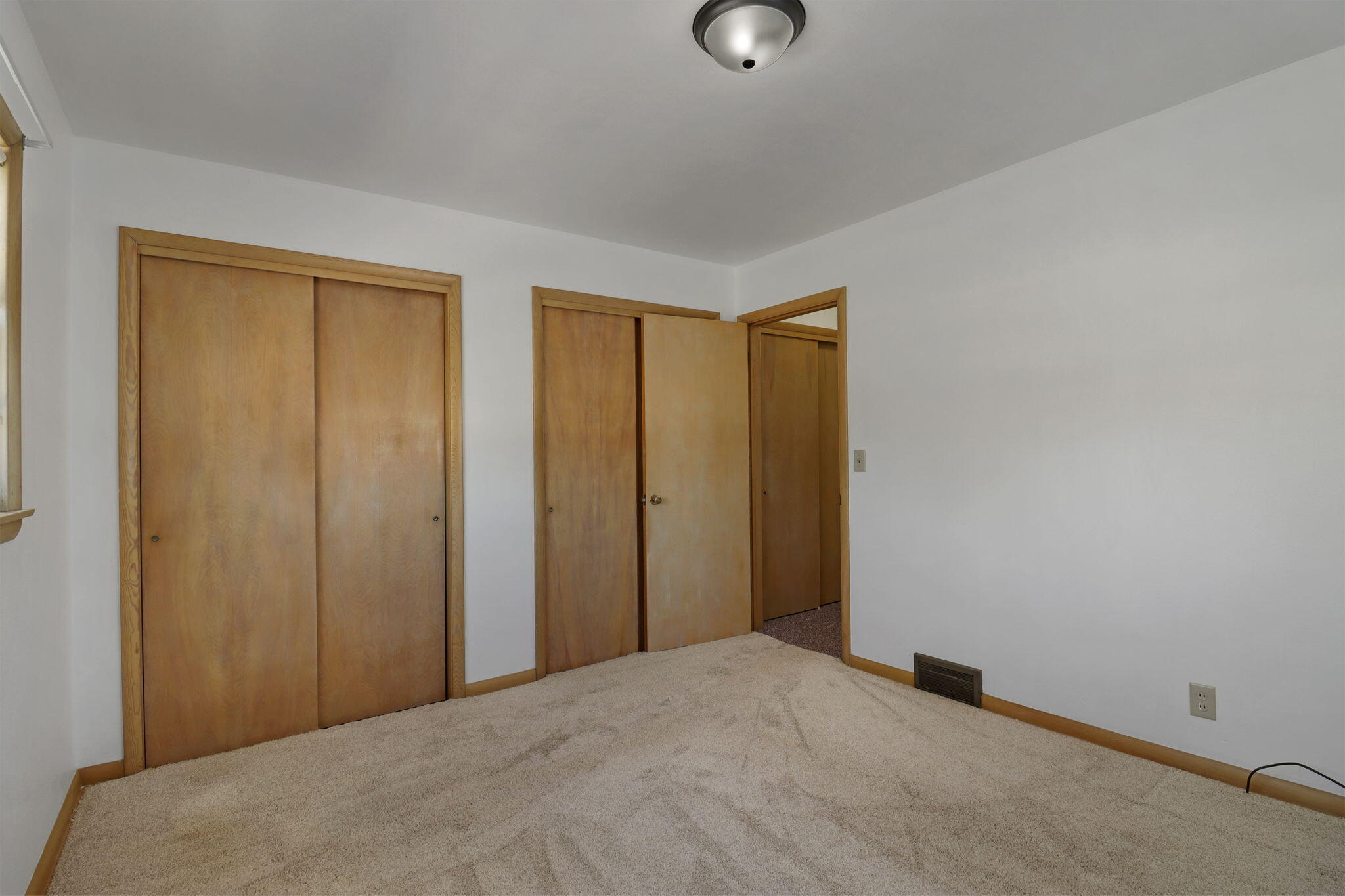 2400 Rupert Boulevard Racine, WI 53405 - Photo 9 of 21 Bedroom 1