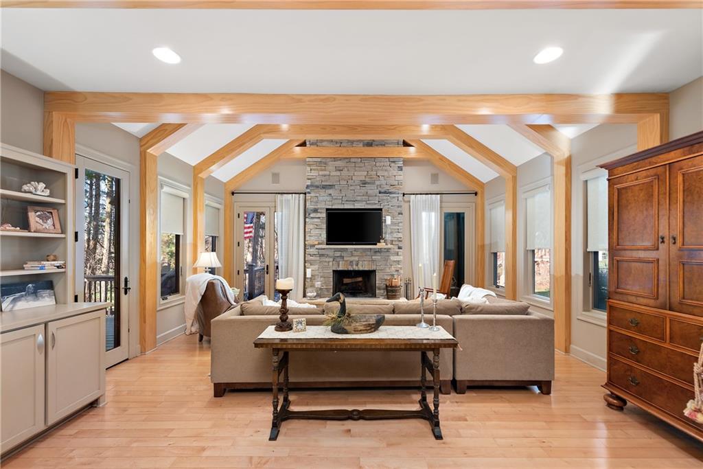 202 Timber Ridge Road Pittsburgh, PA 15238 - Photo 8 of 25 Gallery Image 8