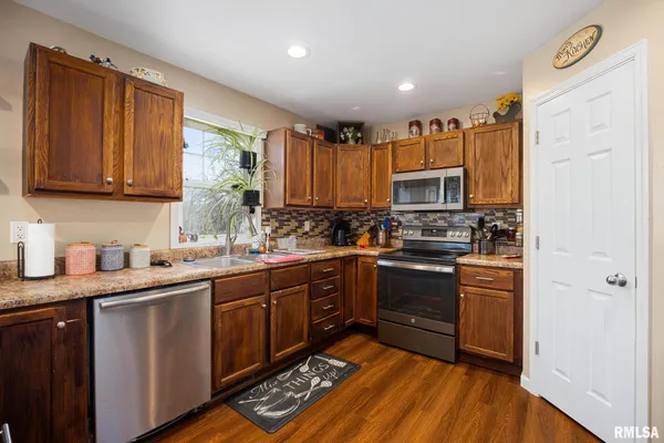 $179,900 | 19 Foothill Drive, Putnam, IL 61560