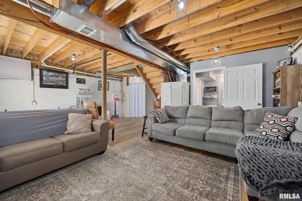 $179,900 | 19 Foothill Drive, Putnam, IL 61560