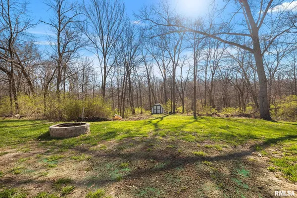 $179,900 | 19 Foothill Drive, Putnam, IL 61560