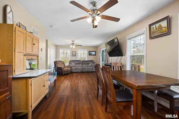 $179,900 | 19 Foothill Drive, Putnam, IL 61560